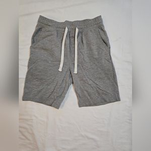 Club room size small